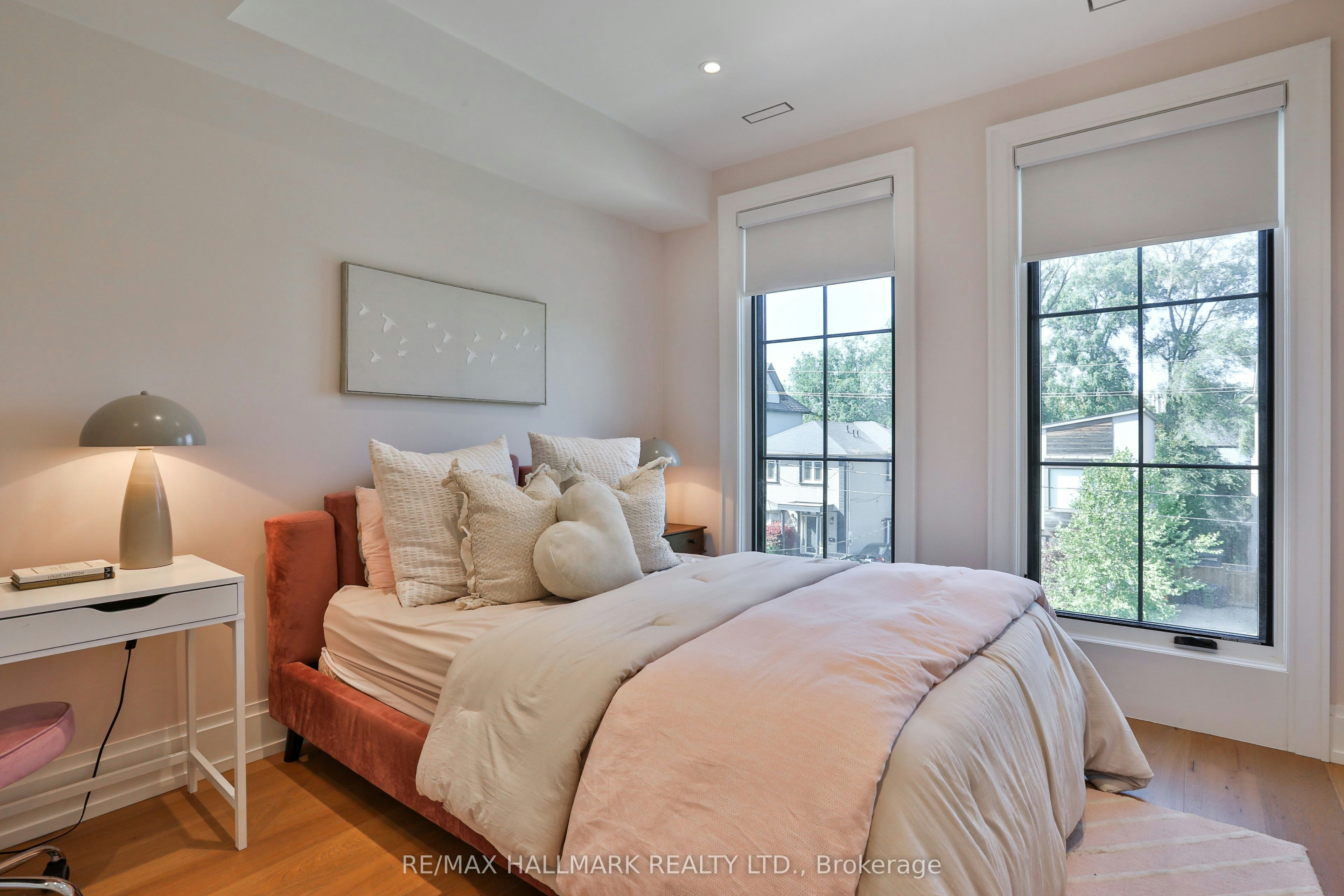 215 Ava Road, Toronto, ON, M6C 1W9 - 30