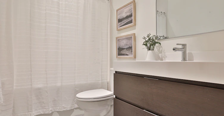215 Ava Road, Toronto, ON, M6C 1W9 - 42