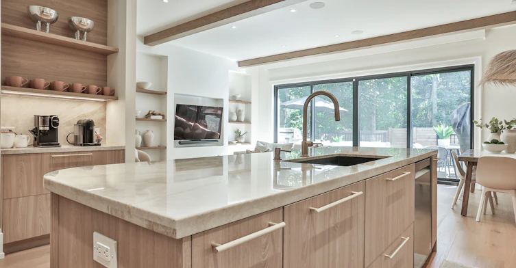 215 Ava Road, Toronto, ON, M6C 1W9 - 14
