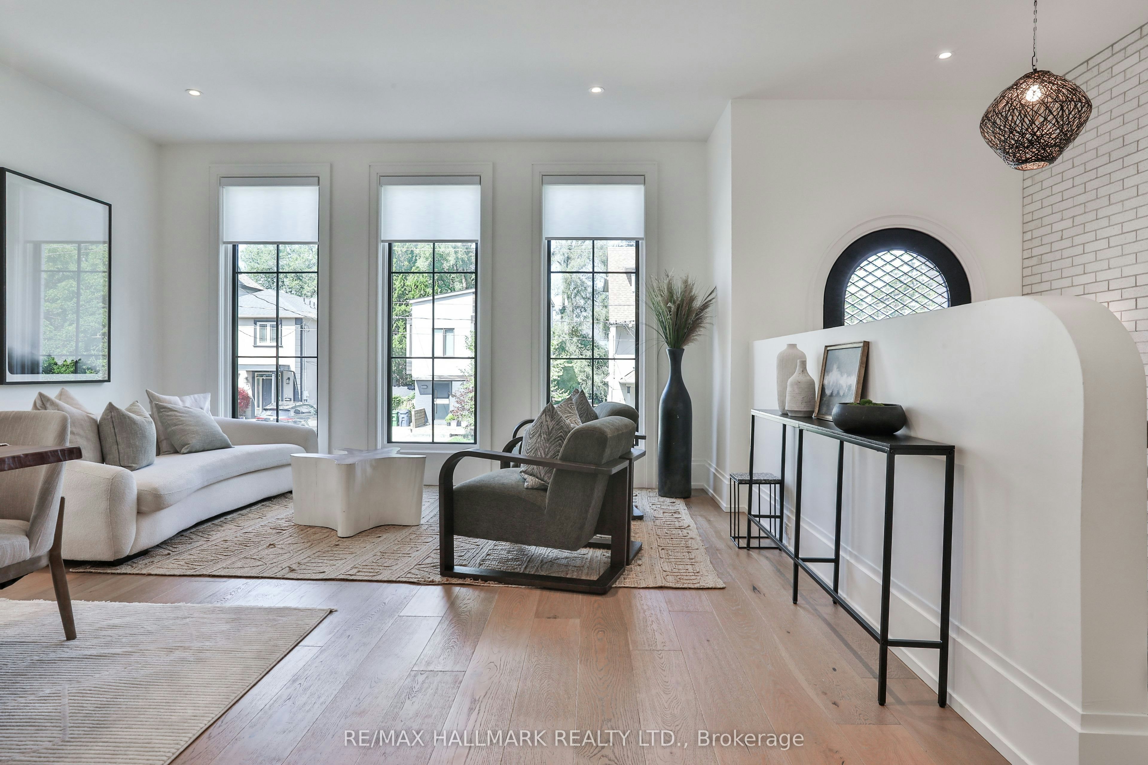 215 Ava Road, Toronto, ON, M6C 1W9 - 8