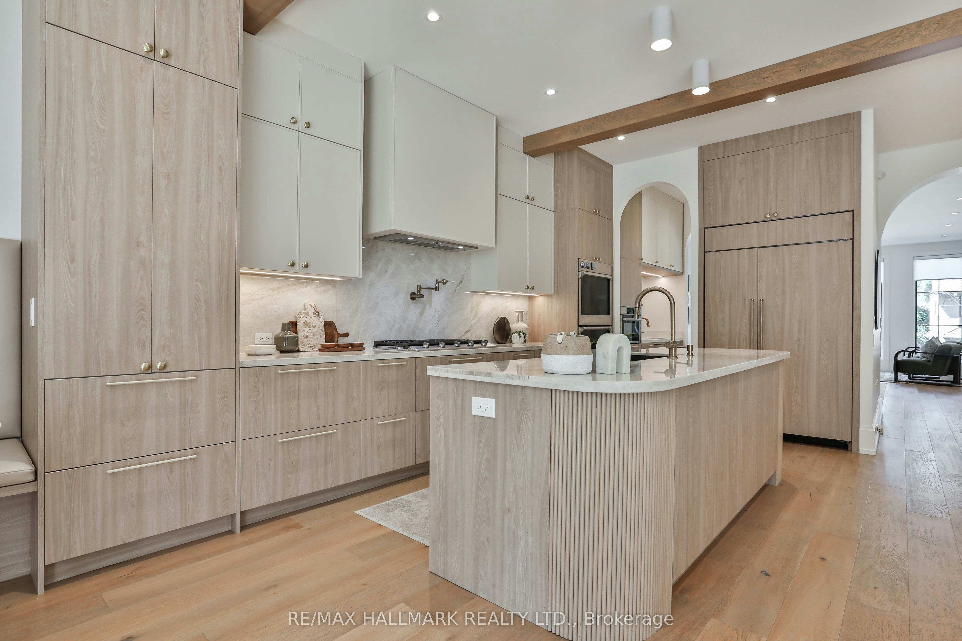 215 Ava Road, Toronto, ON, M6C 1W9 - 15