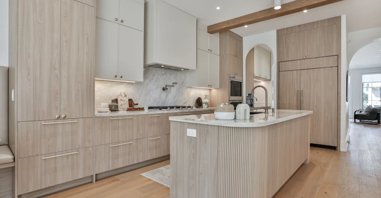 215 Ava Road, Toronto, ON, M6C 1W9 - 15