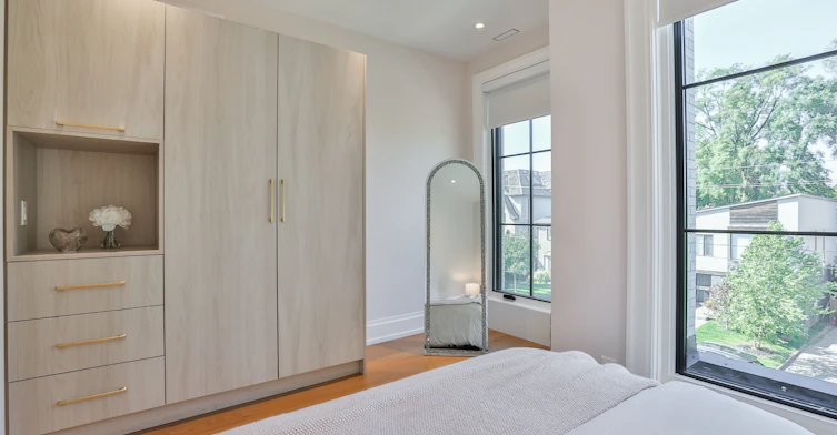 215 Ava Road, Toronto, ON, M6C 1W9 - 32