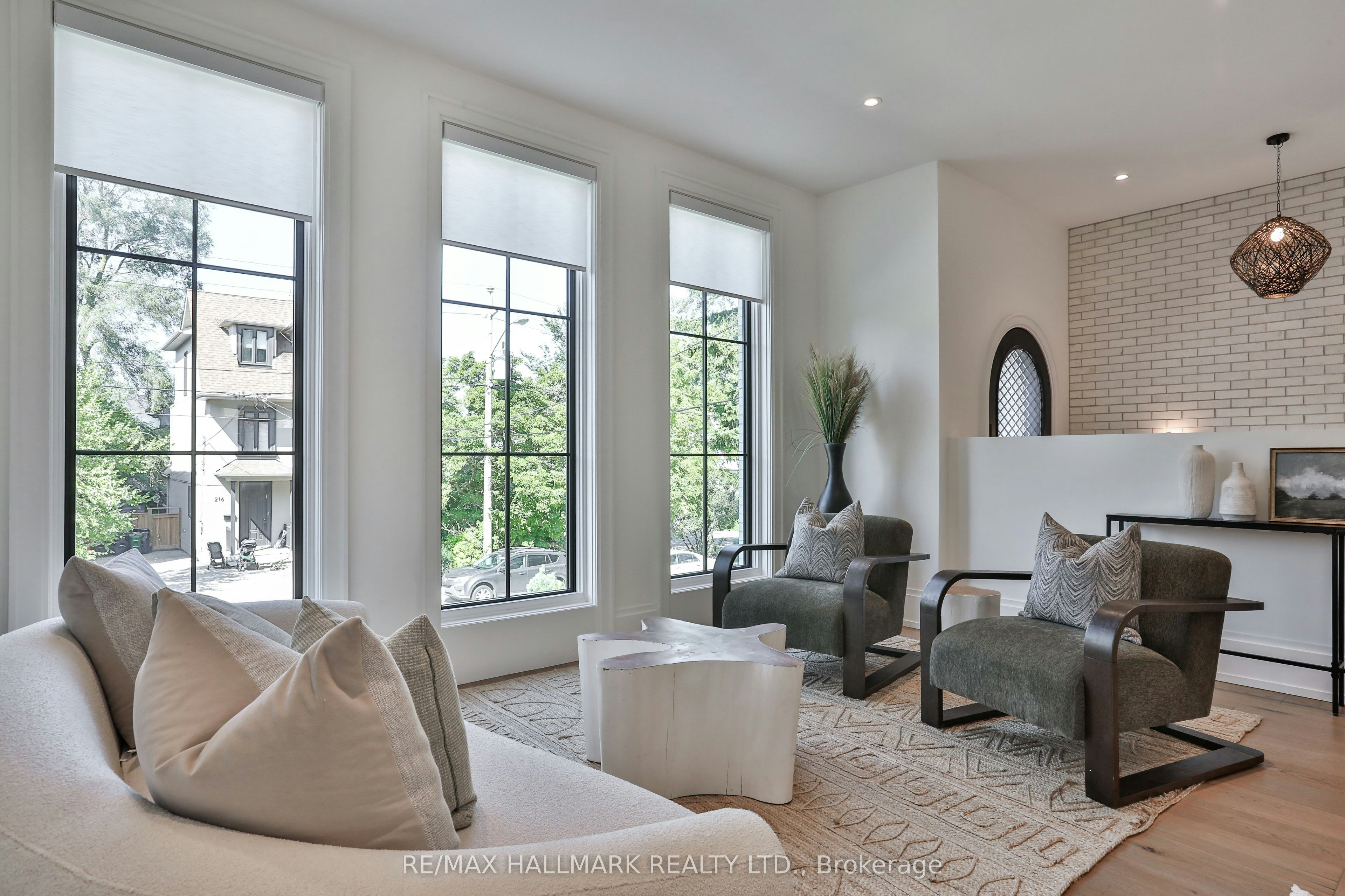 215 Ava Road, Toronto, ON, M6C 1W9 - 7