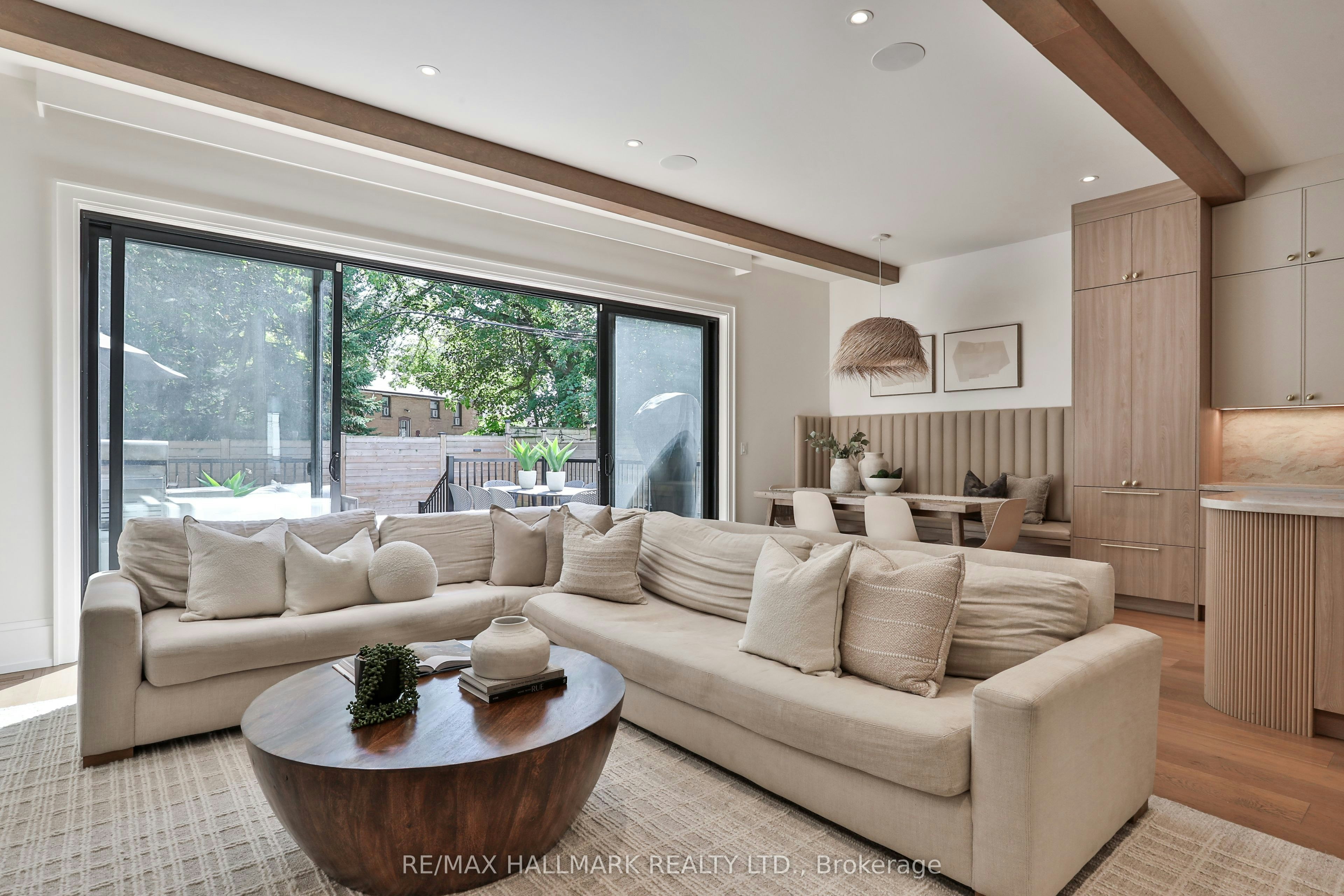 215 Ava Road, Toronto, ON, M6C 1W9 - 19