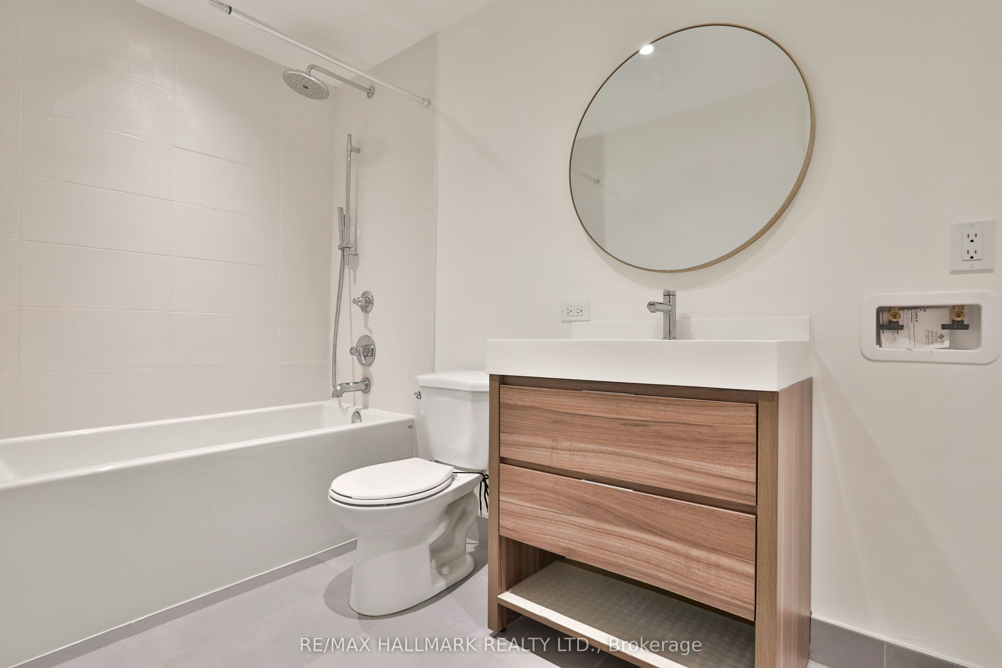 215 Ava Road, Toronto, ON, M6C 1W9 - 44