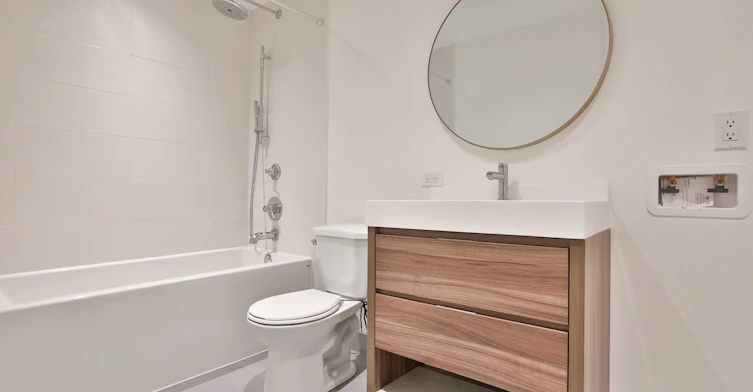 215 Ava Road, Toronto, ON, M6C 1W9 - 44