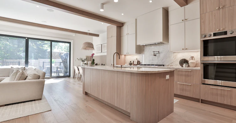 215 Ava Road, Toronto, ON, M6C 1W9 - 13