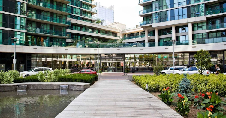 601-33 Bay Street, Toronto, ON, M5J 2Z3