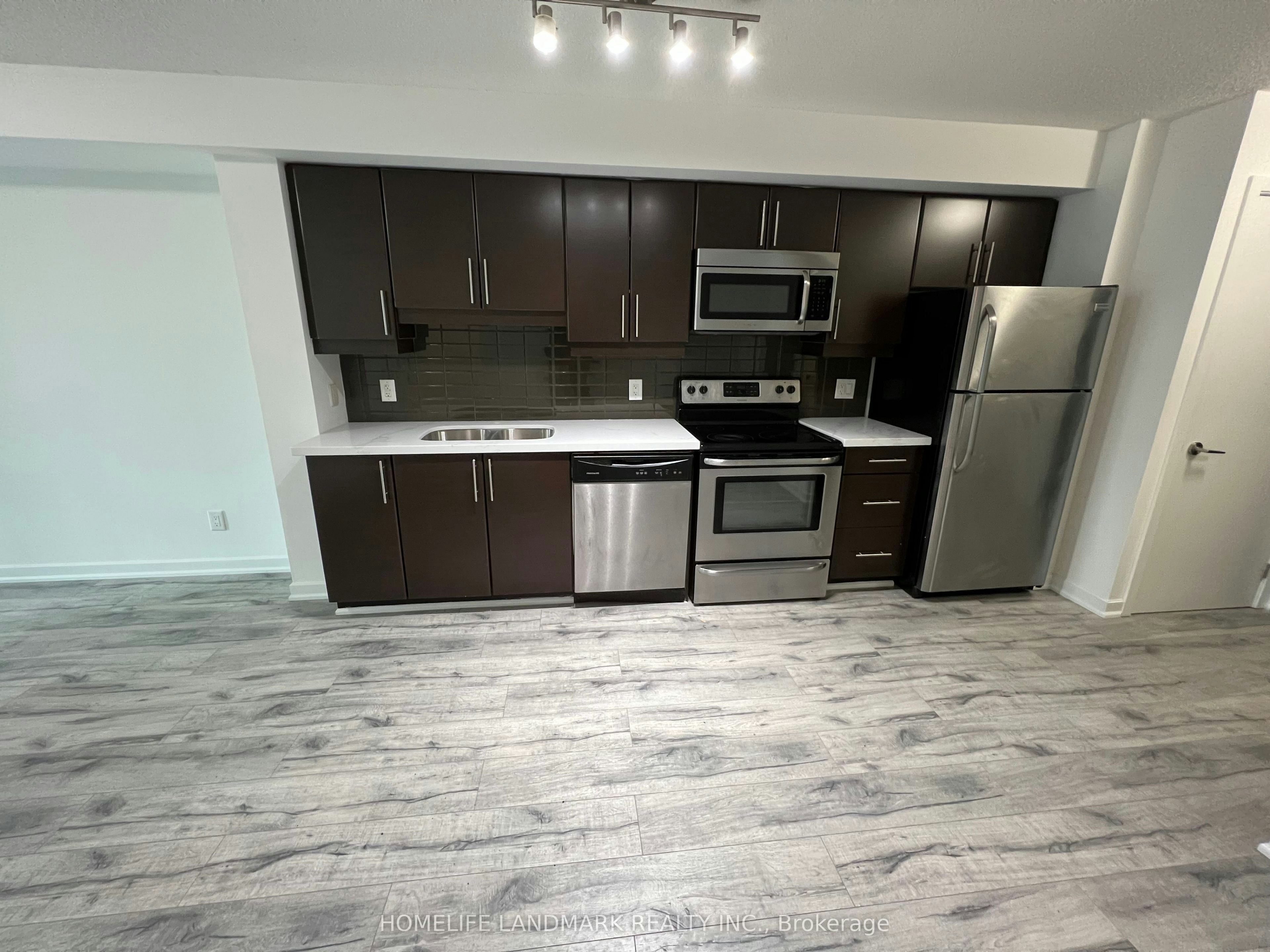 601-33 Bay Street, Toronto, ON, M5J 2Z3 - 17