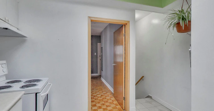 Apt #2-1584 Dundas Street W, Toronto, ON, M6K 1T8 - 9