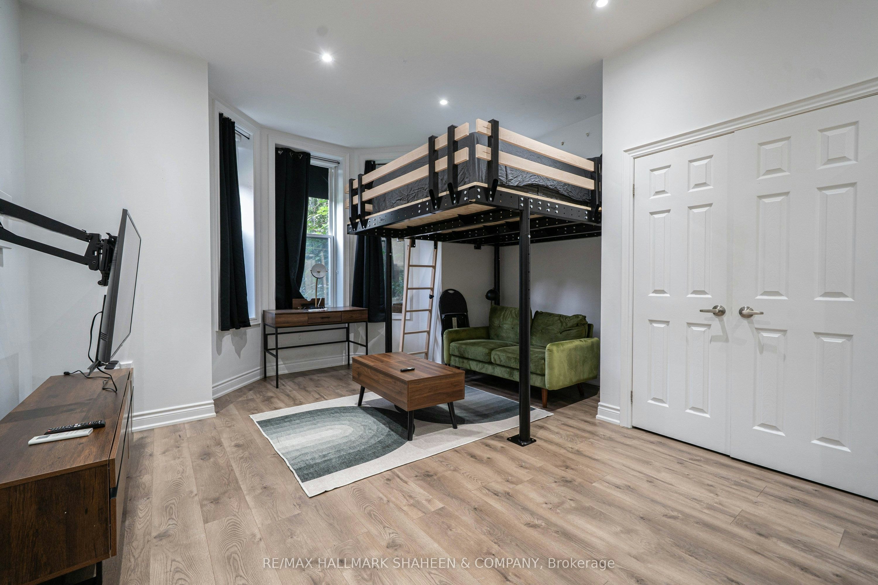 Studio-208 Dovercourt Road, Toronto, ON, M6J 3C8 - 8