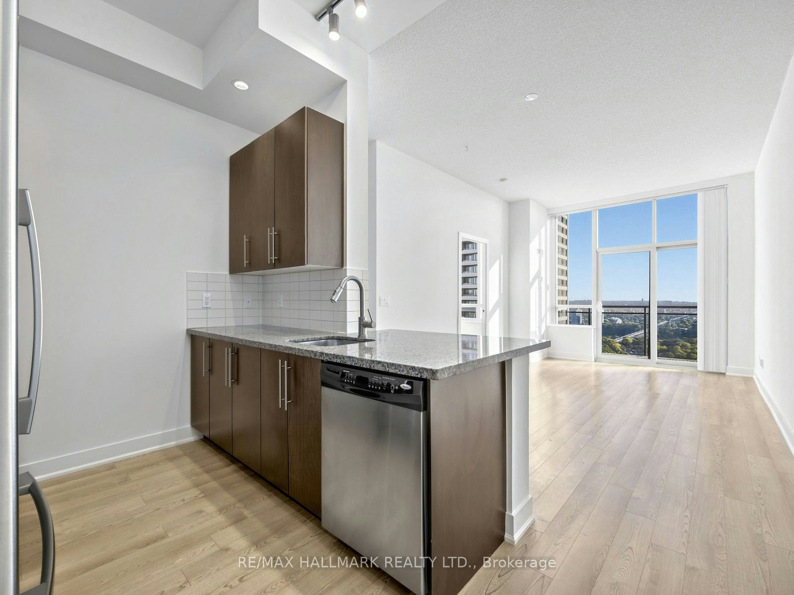 PH2-28 Linden Street, Toronto, ON, M4Y 0A4 - 11