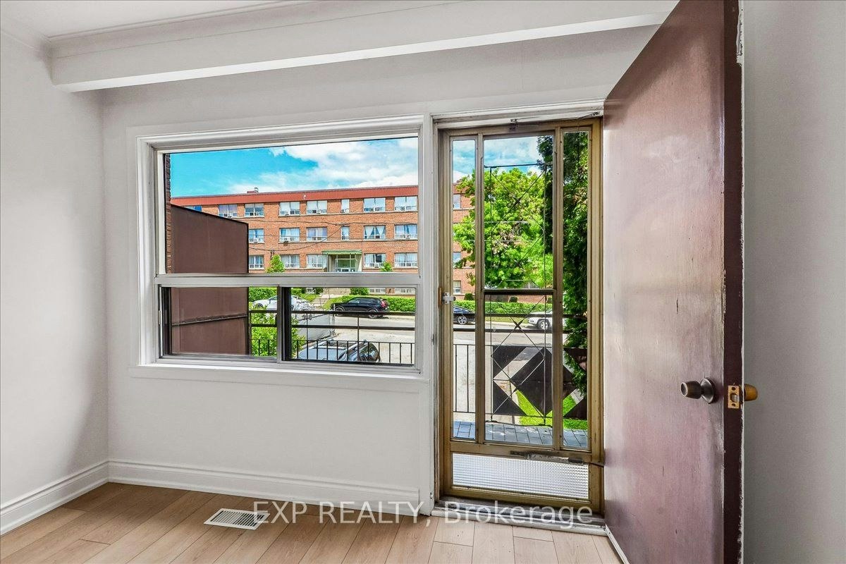 346 Westmount Avenue, Toronto, ON, M6E 3N2 - 3