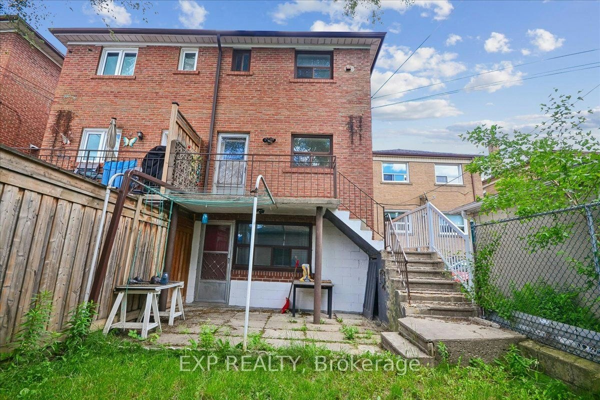 346 Westmount Avenue, Toronto, ON, M6E 3N2 - 12