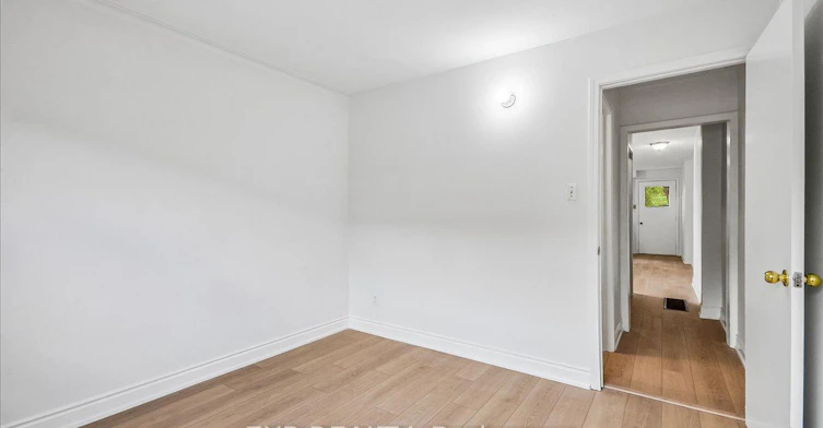 346 Westmount Avenue, Toronto, ON, M6E 3N2 - 5