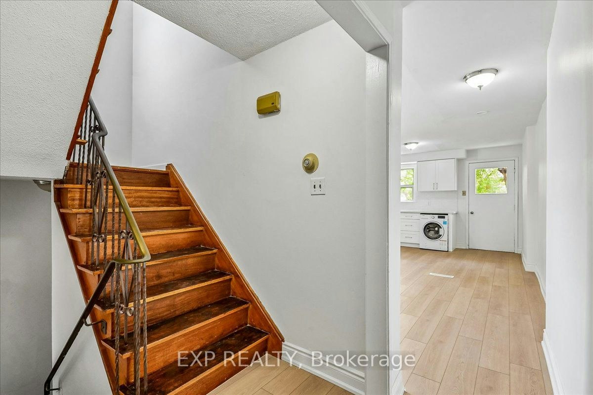 346 Westmount Avenue, Toronto, ON, M6E 3N2 - 6