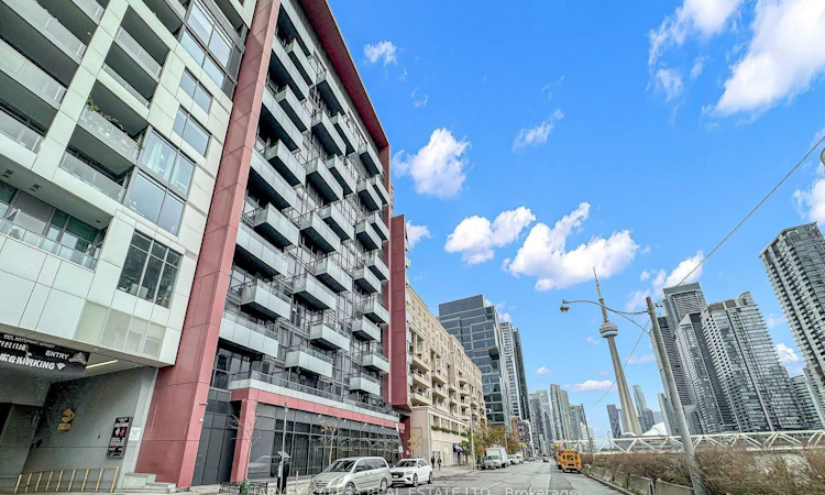 608-560 Front Street W
