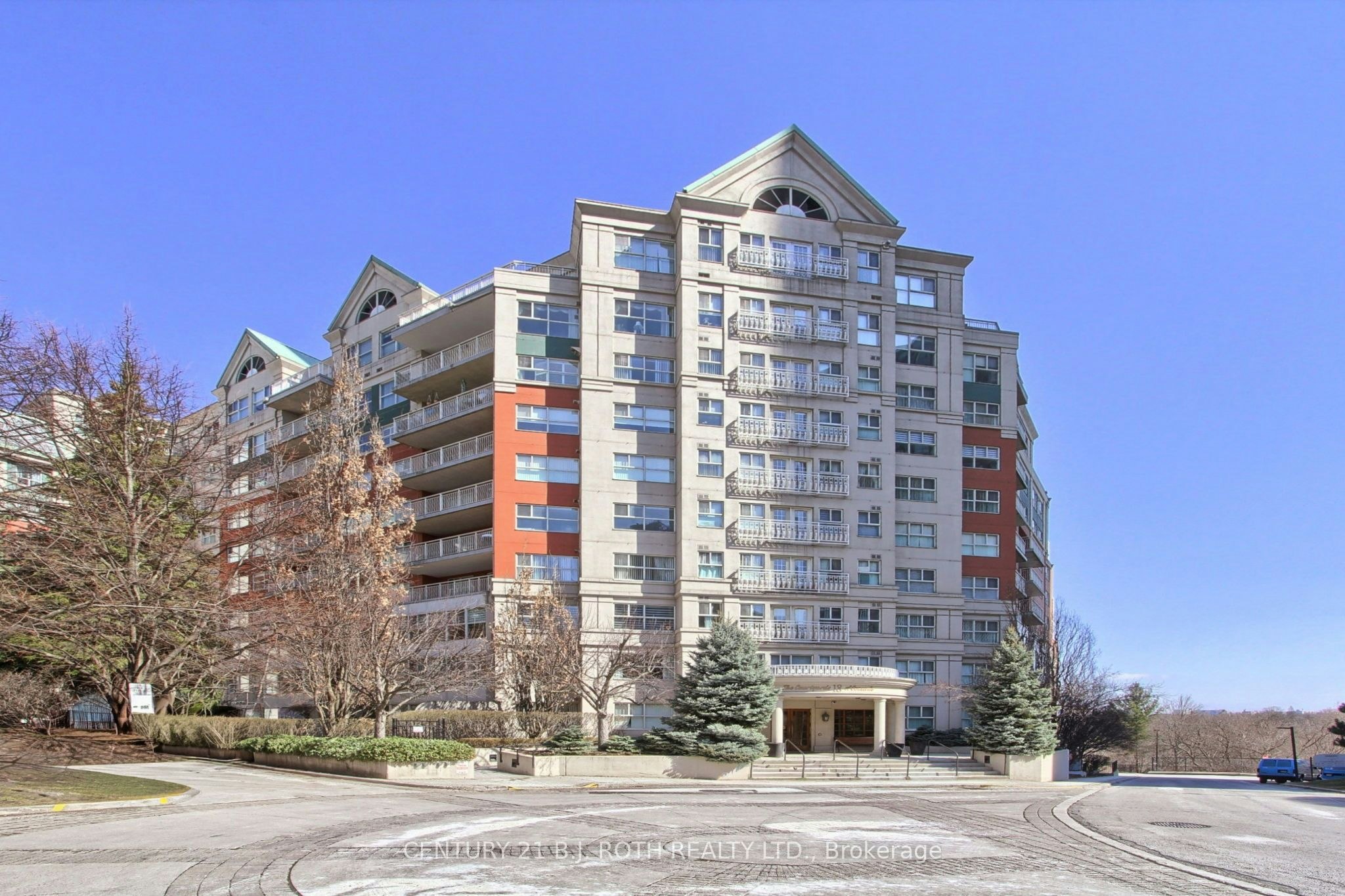 LP915-18 Concorde Place, Toronto, ON, M3C 3T9