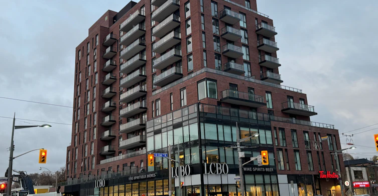 411-185 Alberta Avenue, Toronto, ON, M6C 0A5 - 30