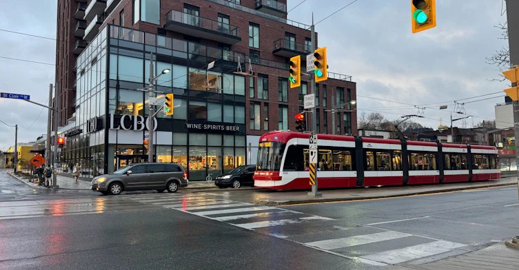 411-185 Alberta Avenue, Toronto, ON, M6C 0A5 - 29