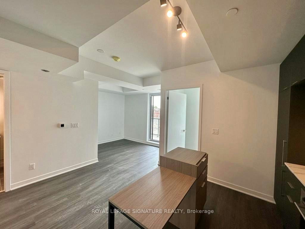 411-185 Alberta Avenue, Toronto, ON, M6C 0A5 - 8