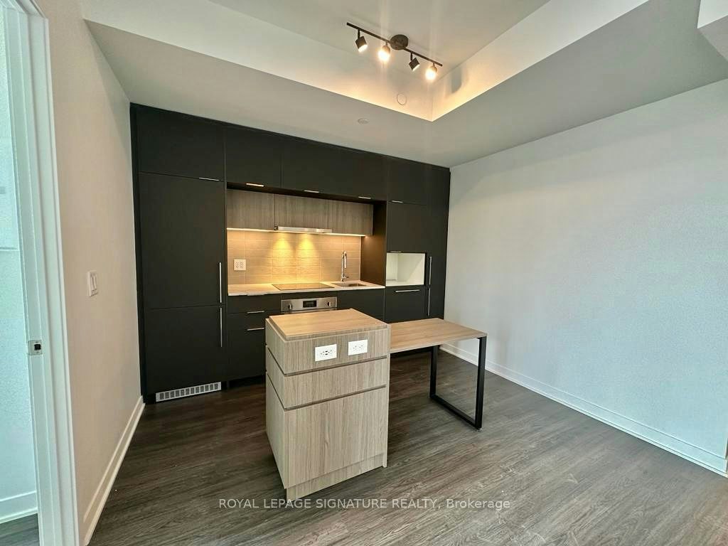 411-185 Alberta Avenue, Toronto, ON, M6C 0A5 - 3