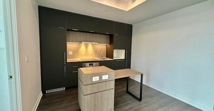 411-185 Alberta Avenue, Toronto, ON, M6C 0A5 - 3
