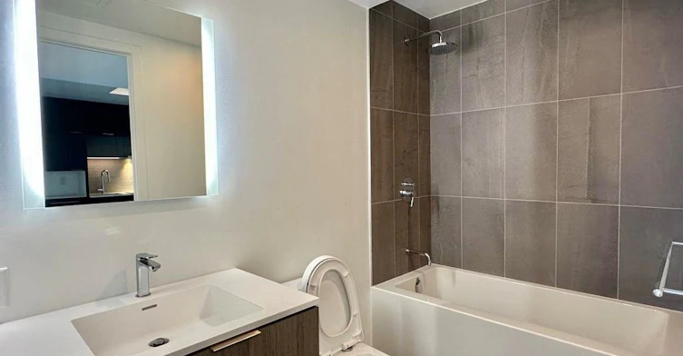 411-185 Alberta Avenue, Toronto, ON, M6C 0A5 - 4