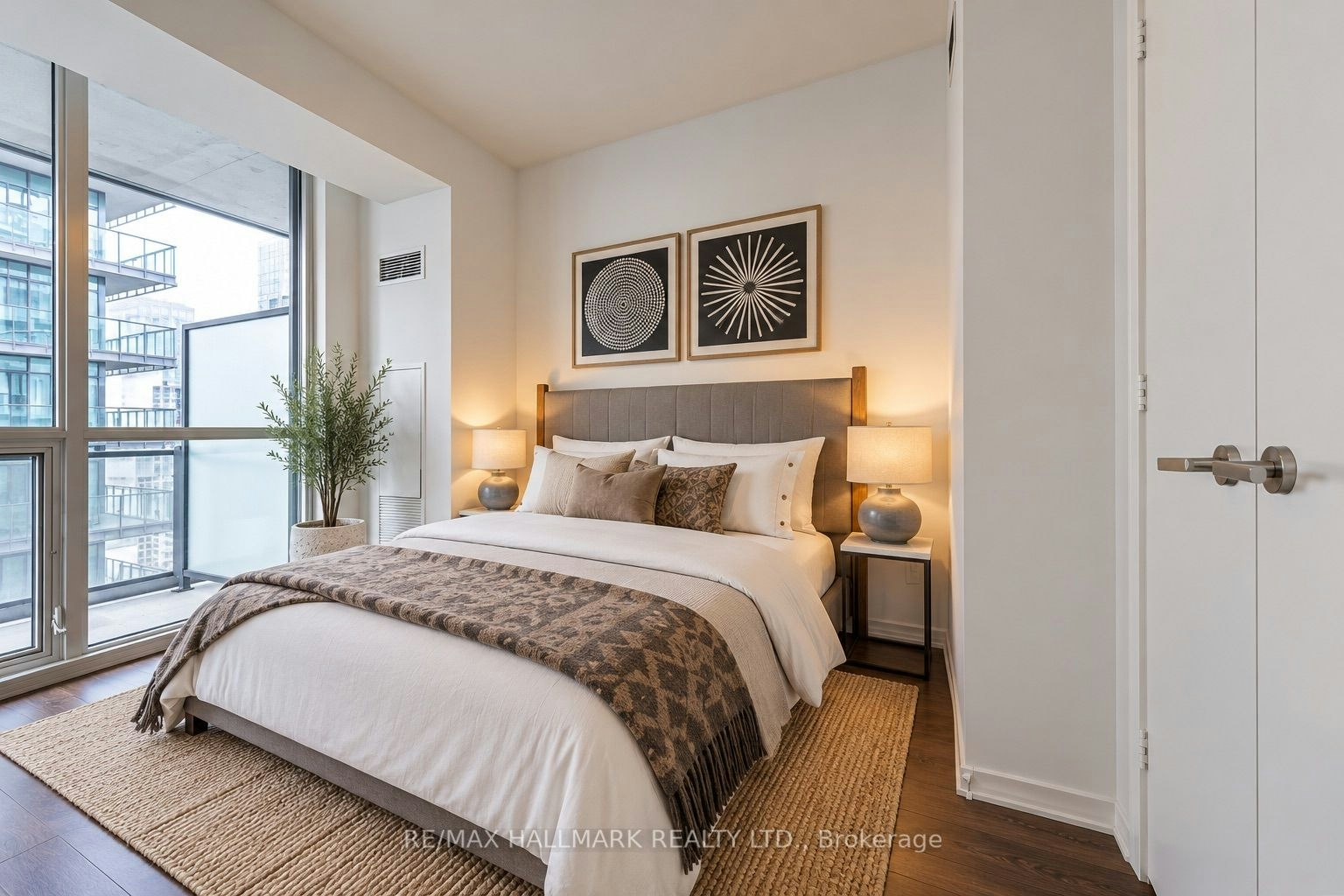 3805-45 Charles Street E, Toronto, ON, M4Y 0B8 - 16