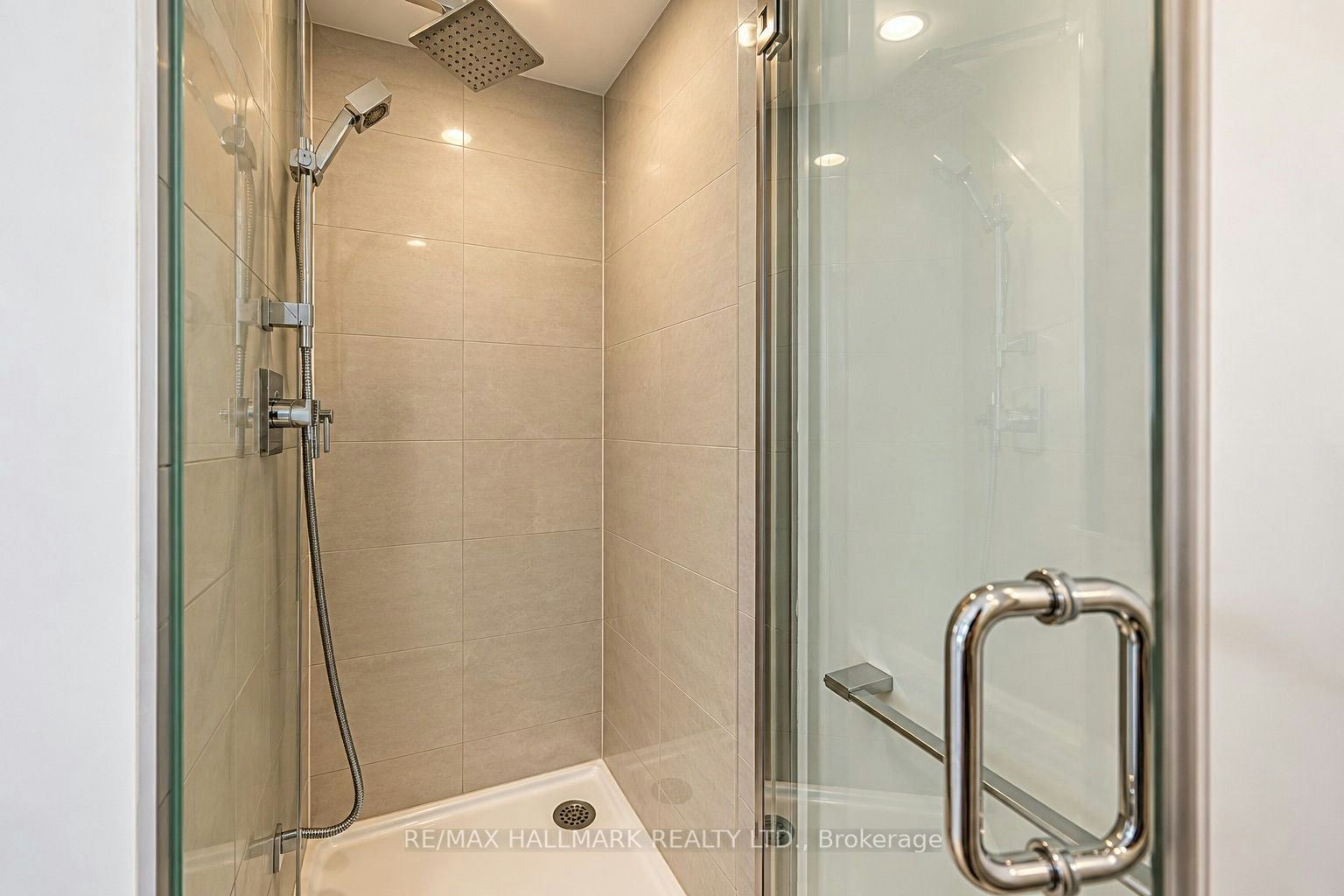 3805-45 Charles Street E, Toronto, ON, M4Y 0B8 - 14