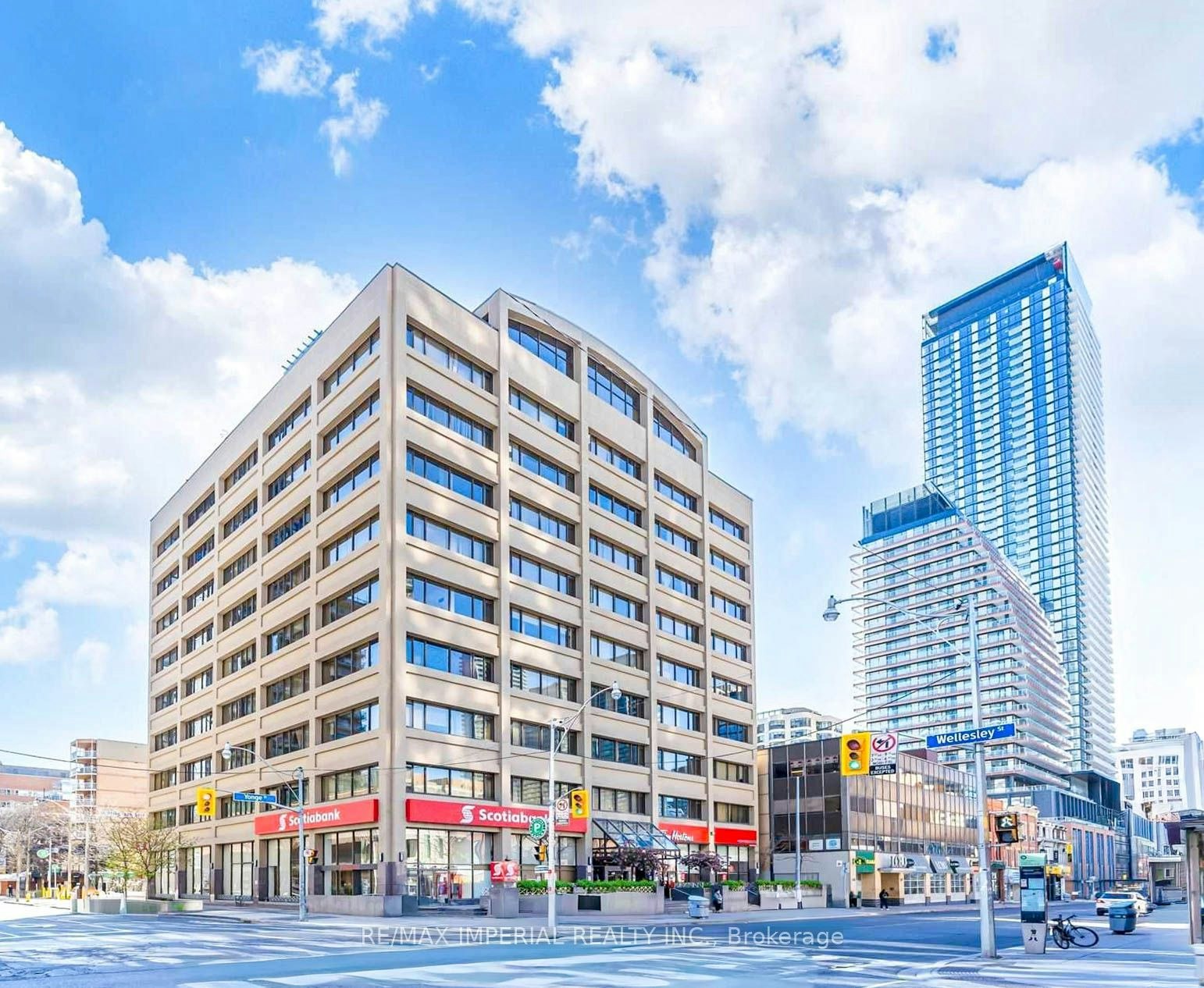 913-555 Yonge Street, Toronto, ON, M4Y 3A6