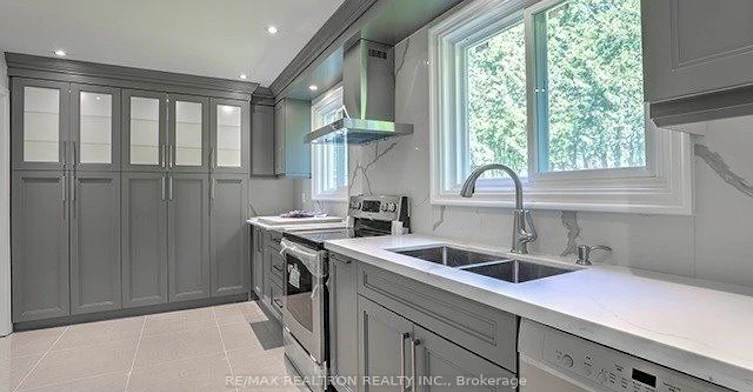 74 Aspenwood Drive, Toronto, ON, M2H 2E9 - 7