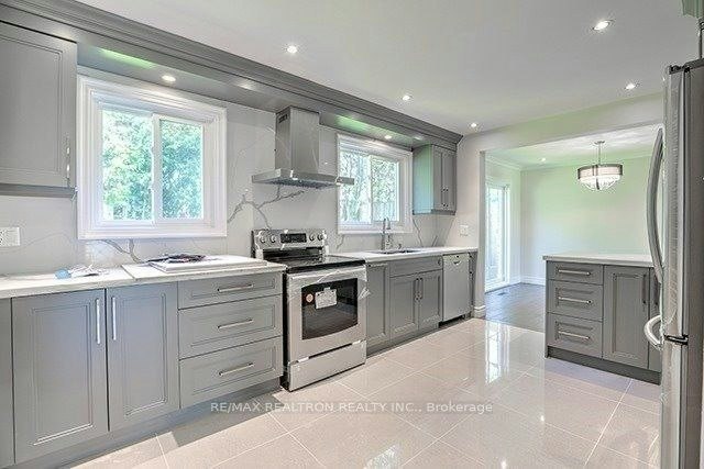 74 Aspenwood Drive, Toronto, ON, M2H 2E9 - 6