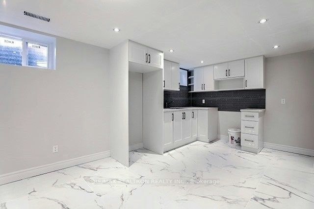 74 Aspenwood Drive, Toronto, ON, M2H 2E9 - 17