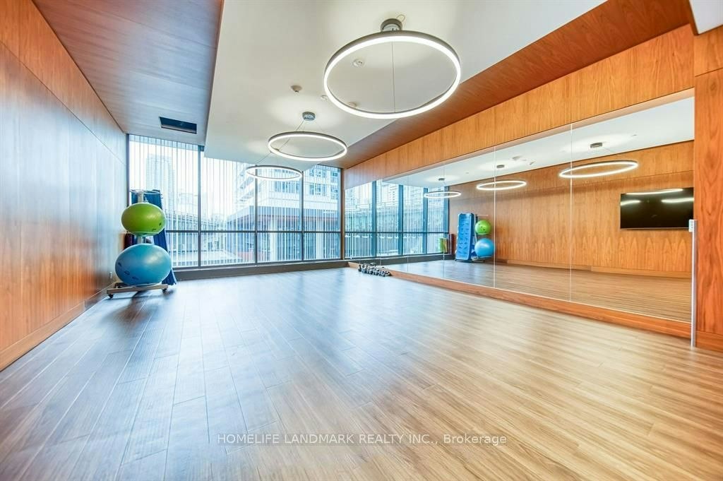 18-19 Bathurst Street, Toronto, ON, M5V 0N2 - 7