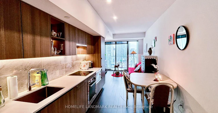 18-19 Bathurst Street, Toronto, ON, M5V 0N2 - 12