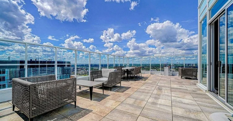 18-19 Bathurst Street, Toronto, ON, M5V 0N2 - 11