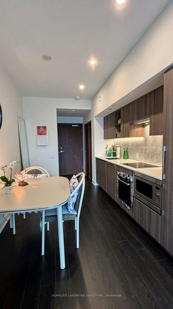 18-19 Bathurst Street, Toronto, ON, M5V 0N2 - 16