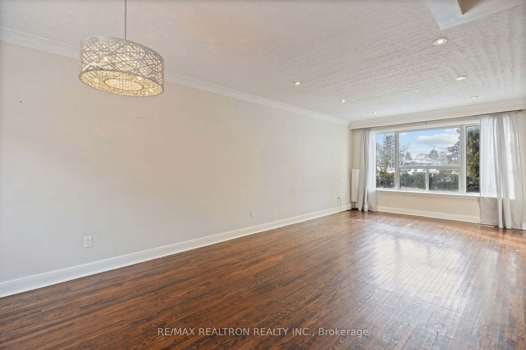 Main-200 Acton Avenue, Toronto, ON, M3H 4H5