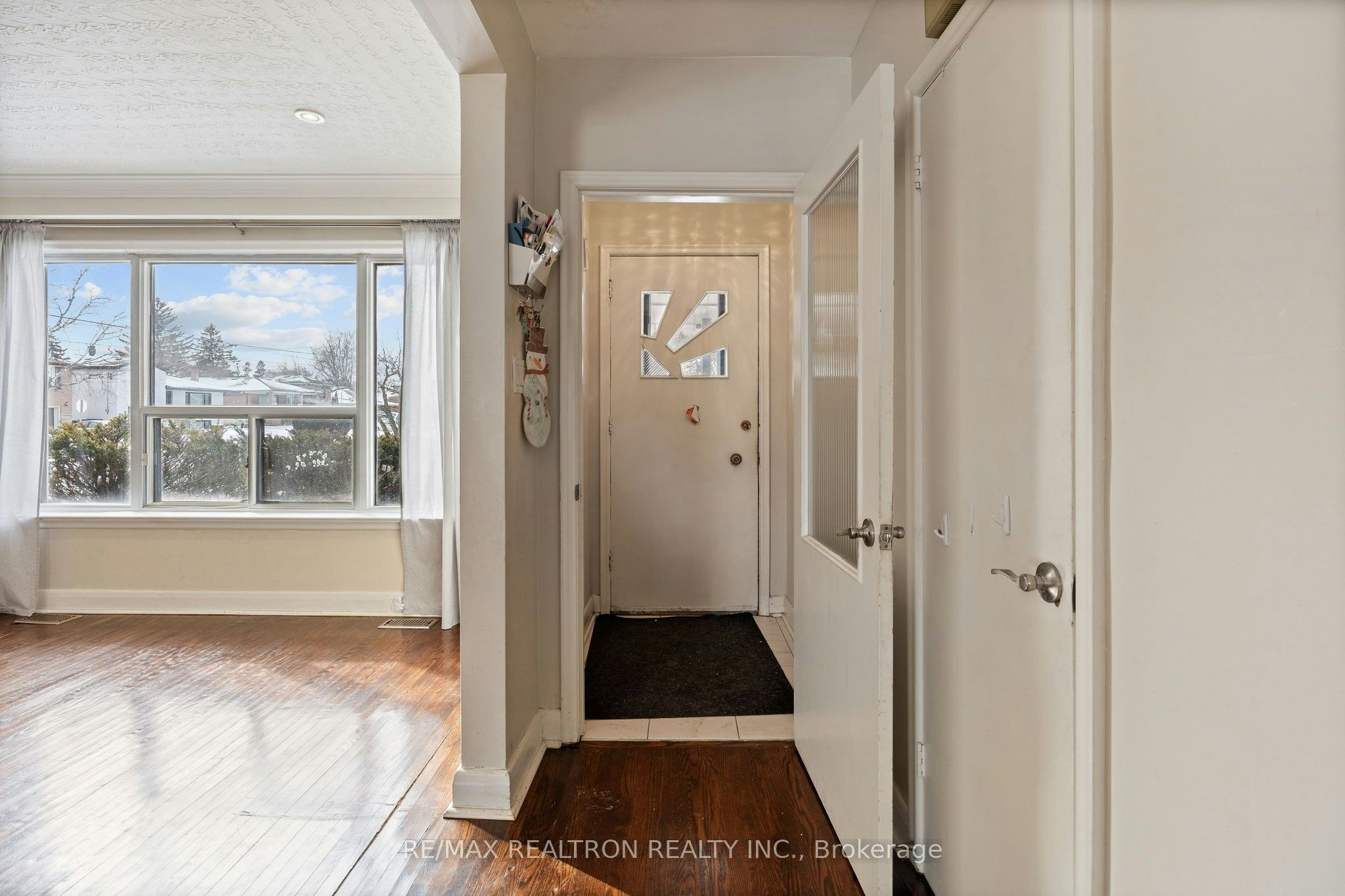 Main-200 Acton Avenue, Toronto, ON, M3H 4H5 - 2