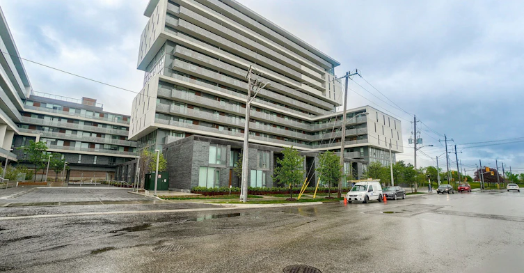 1417-120 Varna Drive, Toronto, ON, M6A 0B3 - 2