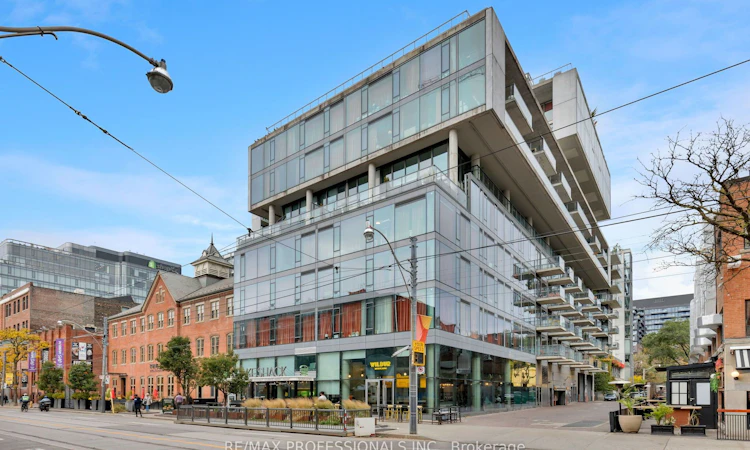 226-560 King Street W