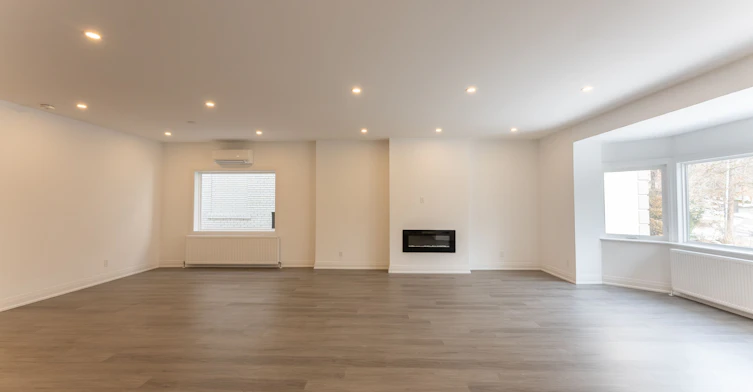 8 Glen Edyth Drive, Toronto, ON, M4V 2V7 - 6