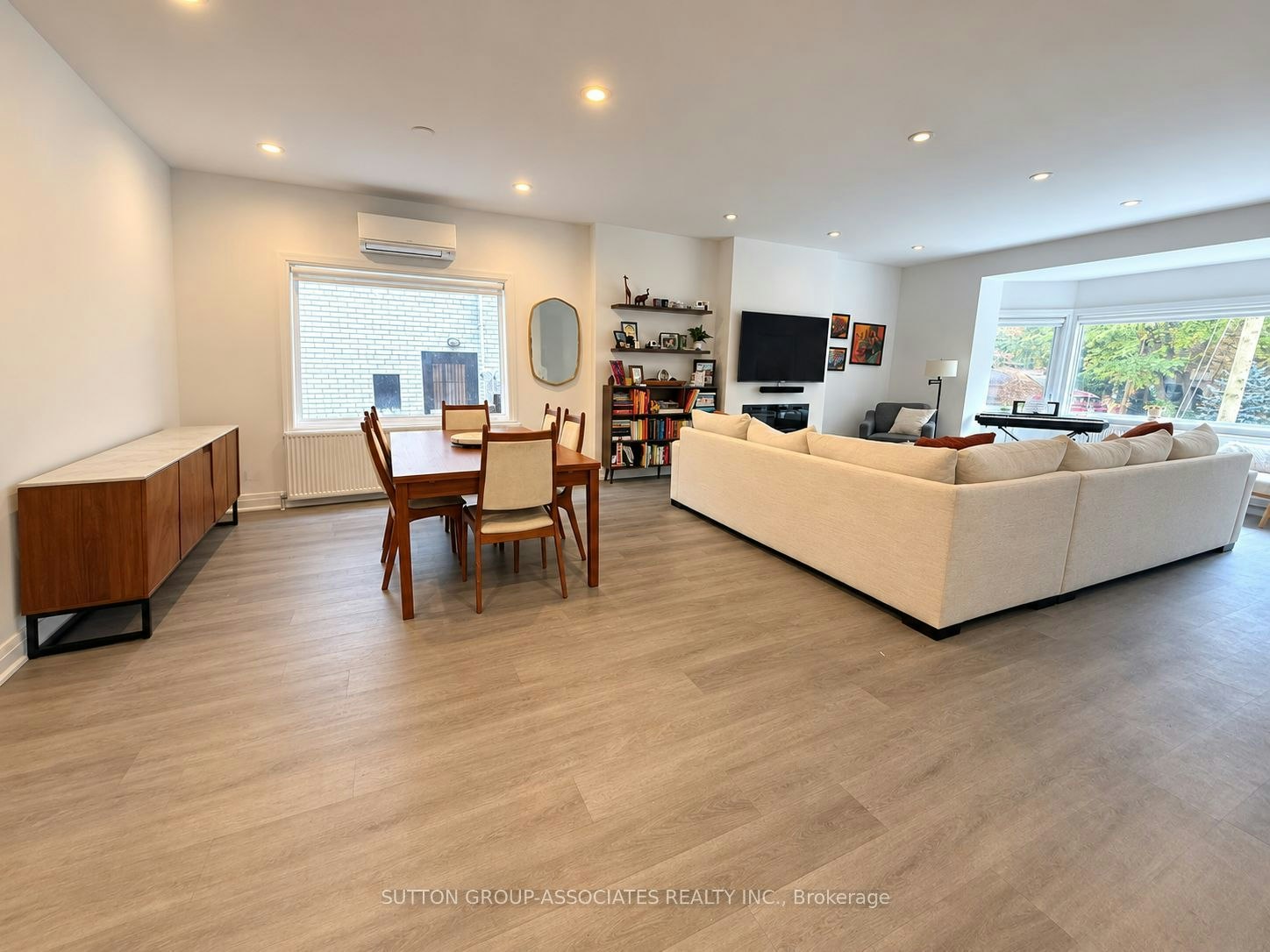 8 Glen Edyth Drive, Toronto, ON, M4V 2V7 - 5