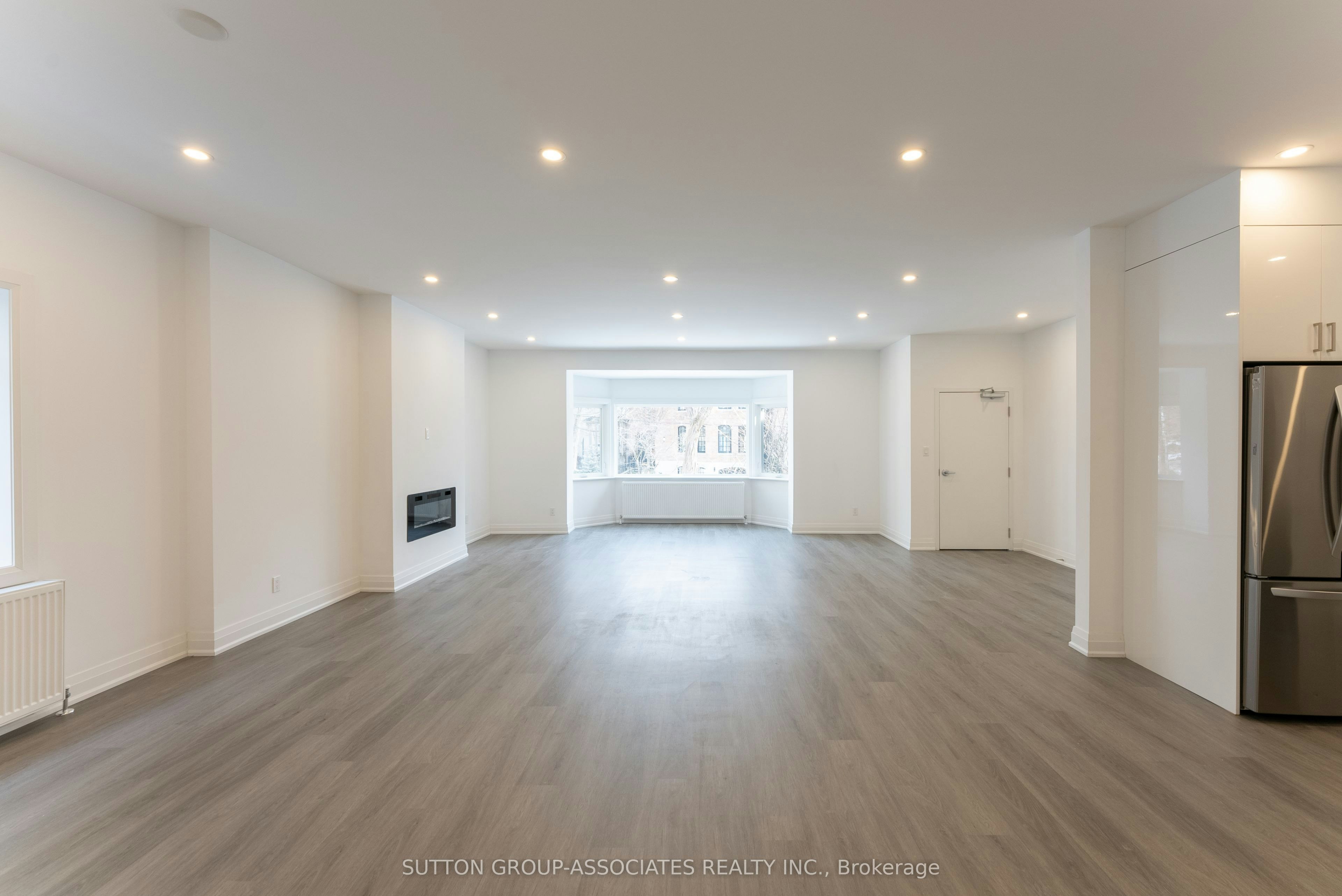 8 Glen Edyth Drive, Toronto, ON, M4V 2V7 - 3