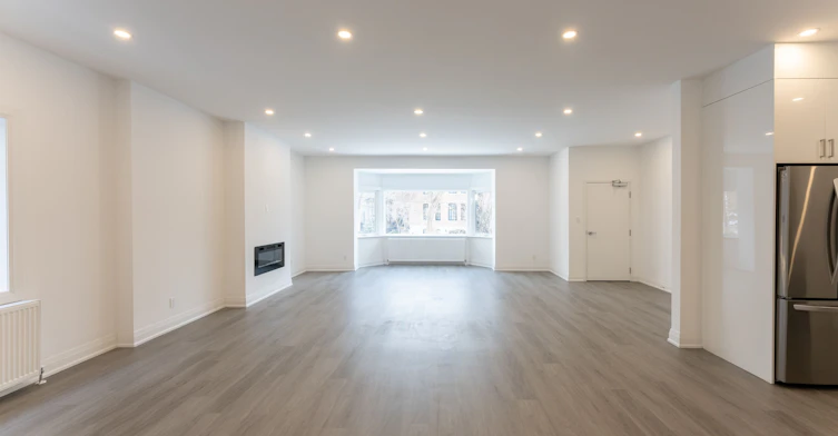 8 Glen Edyth Drive, Toronto, ON, M4V 2V7 - 3