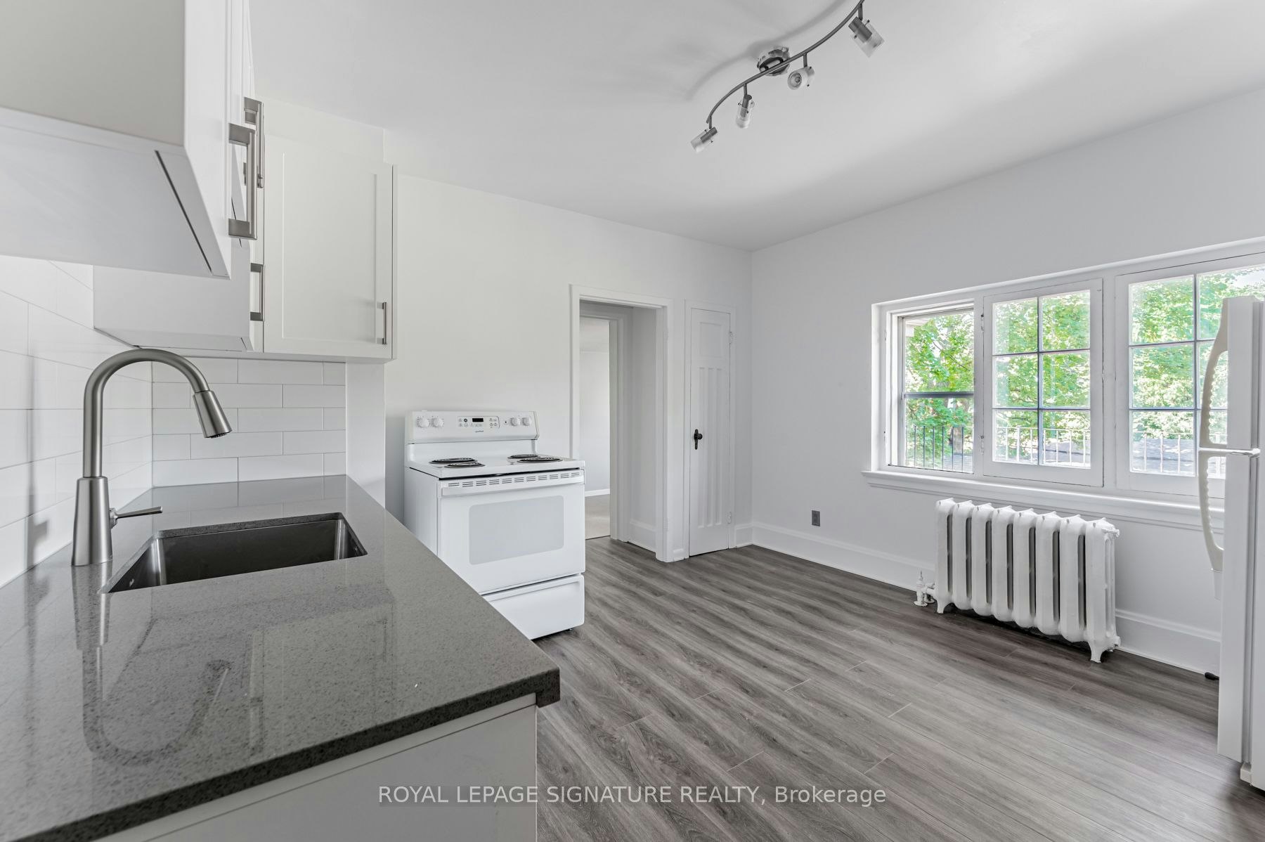 2A-388 Palmerston Boulevard, Toronto, ON, M6G 2N6
