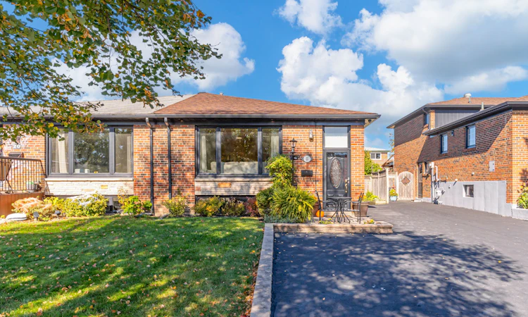 22 Painswick Crescent