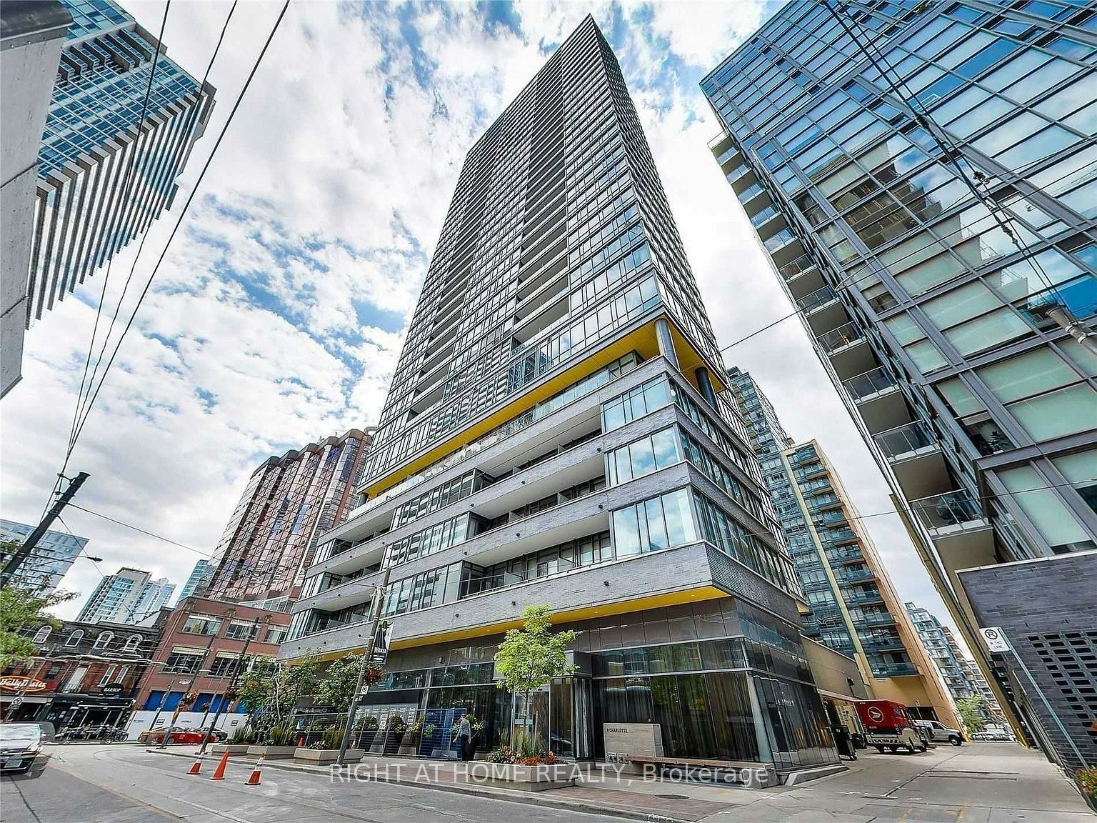 902-8 Charlotte Street, Toronto, ON, M5V 0K4